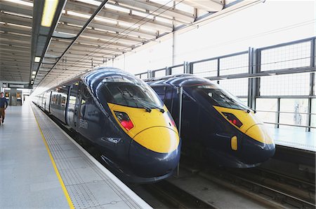 Trains in London, England Stockbilder - Lizenzpflichtiges, Bildnummer: 859-06711067