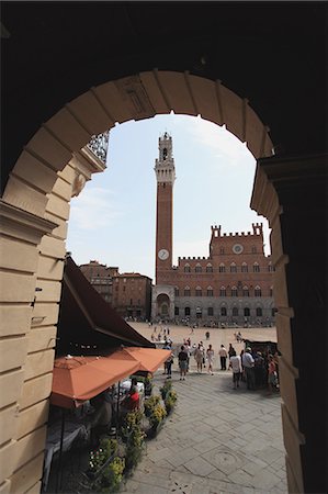 piazza del campo - Piazza del Campo in Siena, Italy Photographie de stock - Rights-Managed, Code: 859-06711120