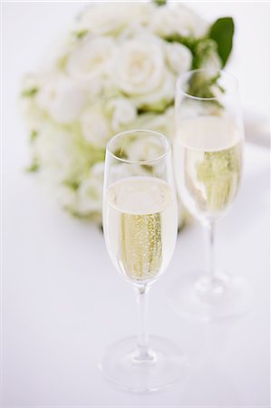 Wedding bouquet and sparkling wine Photographie de stock - Rights-Managed, Code: 859-06808457