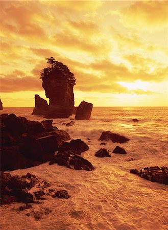 simsearch:859-07150009,k - Sanno Rock And Sunrise, Iwate, Japan Photographie de stock - Rights-Managed, Code: 859-07150357