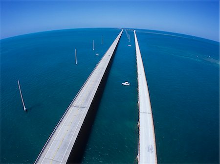 fish eye view - Seven mile Bridge, America Photographie de stock - Rights-Managed, Code: 859-07283796