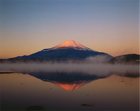 red mountains - Mount Fuji, Japan Foto de stock - Con derechos protegidos, Código: 859-07442186