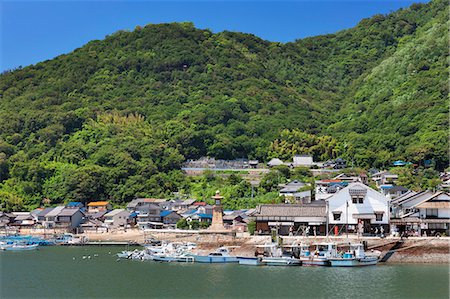 people in mountain home - Hiroshima Prefecture, Japan Stock Photo - Rights-Managed, Code: 859-07783293