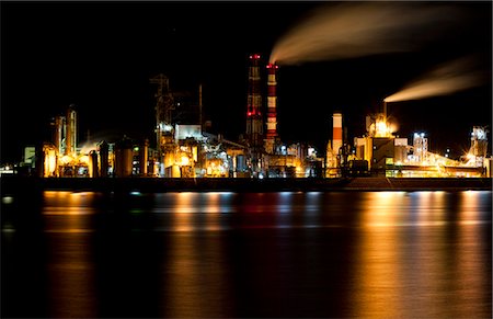 factory at night - Mie Prefecture, Japan Foto de stock - Con derechos protegidos, Código: 859-07845775