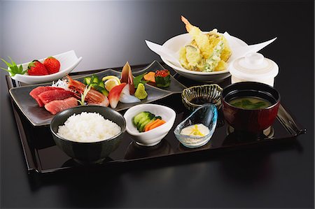 simsearch:859-03885554,k - Assorted Japanese dishes Foto de stock - Direito Controlado, Número: 859-08384627