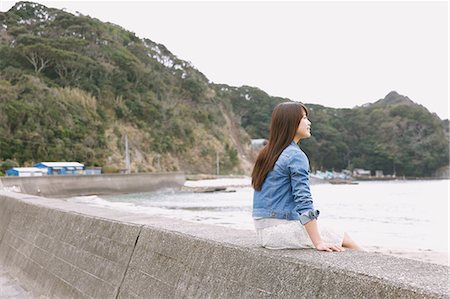 simsearch:859-08704133,k - Attractive young Japanese woman by the sea Stock Photo - Rights-Managed, Code: 859-08704157