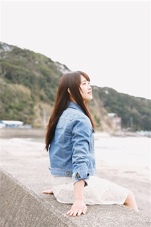 simsearch:859-08704133,k - Attractive young Japanese woman by the sea Stock Photo - Rights-Managed, Code: 859-08704158