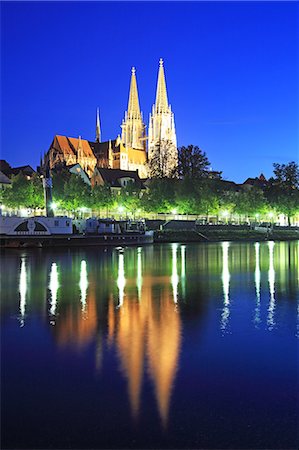 simsearch:859-07495372,k - Germany, Bavaria, Regensburg at Danube River, UNESCO World Heritage Site Stock Photo - Rights-Managed, Code: 859-08770077