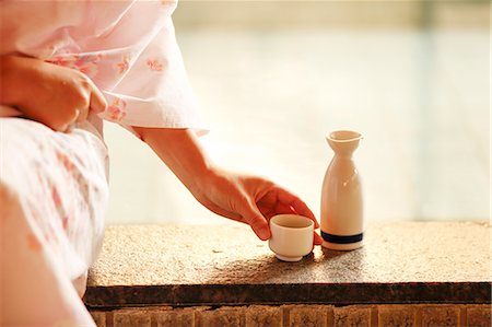 simsearch:859-08993835,k - Japanese woman with sake at traditional hot spring, Tokyo, Japan Photographie de stock - Rights-Managed, Code: 859-08993876