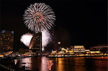 simsearch:859-09192767,k - Fireworks in Minato-mirai, Yokohama, Japan Stockbilder - Lizenzpflichtiges, Bildnummer: 859-09018695