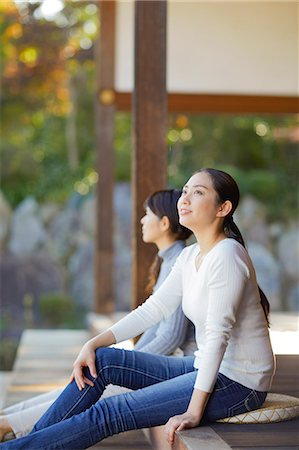 simsearch:859-06380352,k - Japanese women in a temple Foto de stock - Con derechos protegidos, Código: 859-09155306