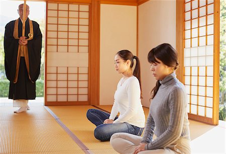 simsearch:859-08481639,k - Japanese priest preaching to women at a temple Stock Photo - Rights-Managed, Code: 859-09155341
