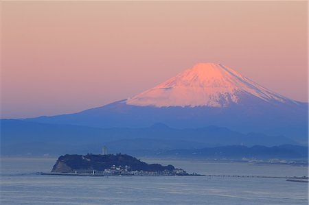 snow mountain town - Kanagawa Prefecture, Japan Stock Photo - Rights-Managed, Code: 859-09175193