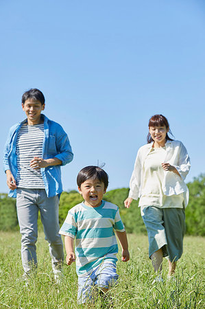 simsearch:859-09192984,k - Japanese family at the park Stock Photo - Rights-Managed, Code: 859-09192959