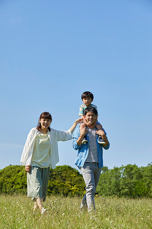 Japanese family at the park Stock Photo - Rights-Managed, Code: 859-09192981