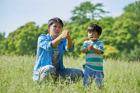 simsearch:859-09192984,k - Japanese father and son at the park Stock Photo - Rights-Managed, Code: 859-09192993