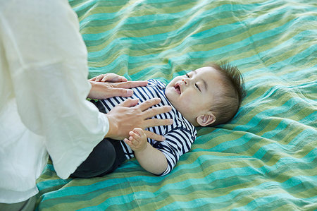 simsearch:400-04777300,k - Japanese mother and son at the park Stock Photo - Rights-Managed, Code: 859-09193010