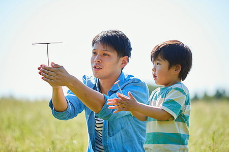 simsearch:859-09192984,k - Japanese father and son at the park Stock Photo - Rights-Managed, Code: 859-09193050