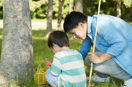 simsearch:859-09192984,k - Japanese father and son at the park Stock Photo - Rights-Managed, Code: 859-09193078