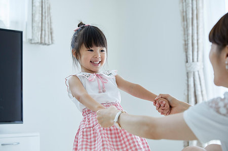 Japanese mother and daughter at home Stock Photo - Rights-Managed, Code: 859-09193107