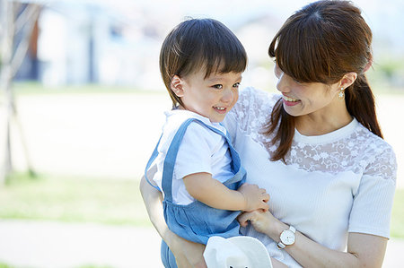 simsearch:859-09193167,k - Japanese mother and son at the park Stock Photo - Rights-Managed, Code: 859-09193139