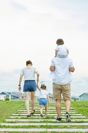 dad son hold hand walk back - Japanese family at the park Stock Photo - Rights-Managed, Code: 859-09193222