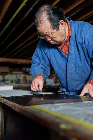 simsearch:859-09193349,k - Japanese artisan working in the studio Stock Photo - Rights-Managed, Code: 859-09193248