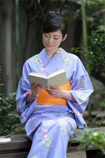 Woman in a Summer Kimono Foto de stock - Derechos protegidos Premium, Artista: Aflo Relax, Código de la imagen: 859-03037274