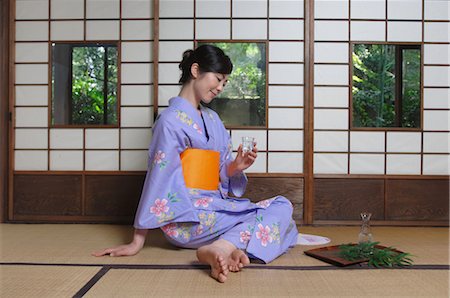 sake - Woman in a Summer Kimono Stock Photo - Rights-Managed, Code: 859-03037288