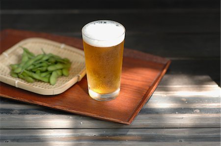 frothy head - Beer and Soybeans Foto de stock - Con derechos protegidos, Código: 859-03037332