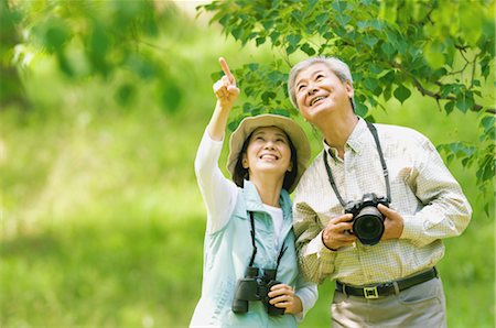 simsearch:859-03037420,k - Couple Taking Photographs Stock Photo - Rights-Managed, Code: 859-03037451