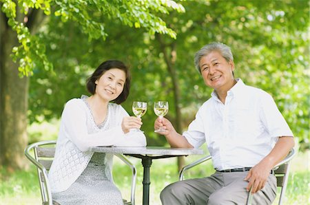simsearch:859-03037419,k - Older Couple Drinking Wine Fotografie stock - Rights-Managed, Codice: 859-03037461