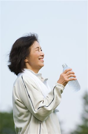 simsearch:859-03037419,k - Woman Drinking Water Fotografie stock - Rights-Managed, Codice: 859-03037479