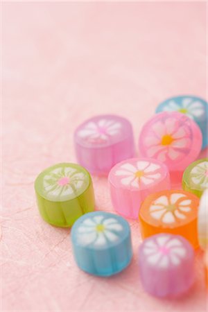 simsearch:859-03038120,k - Bonbons ronds japonais Photographie de stock - Rights-Managed, Code: 859-03038102