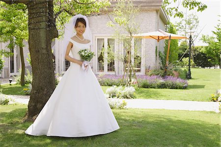 string of pearls for wedding - Japanese Bride Standing by Tree Stock Photo - Rights-Managed, Code: 859-03039085