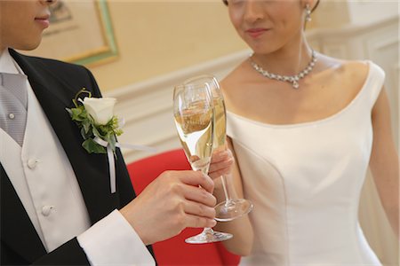 Couple marié ayant un Toast Photographie de stock - Rights-Managed, Code: 859-03039189