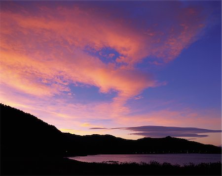 simsearch:859-03040566,k - Clouds over Mountain Foto de stock - Con derechos protegidos, Código: 859-03044143