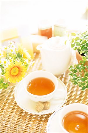 simsearch:859-03041327,k - Tea Set On The Rattan Table Stock Photo - Rights-Managed, Code: 859-03041258