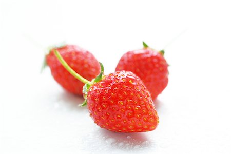 Drei Erdbeeren Stockbilder - Lizenzpflichtiges, Bildnummer: 859-03041252