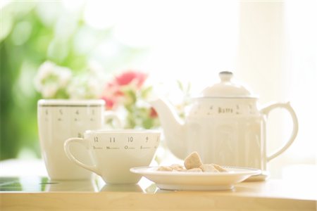 simsearch:859-03041327,k - Tea Set On Table Stock Photo - Rights-Managed, Code: 859-03041286
