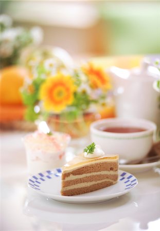 simsearch:859-03041327,k - Cake And Tea On Table Stock Photo - Rights-Managed, Code: 859-03041296