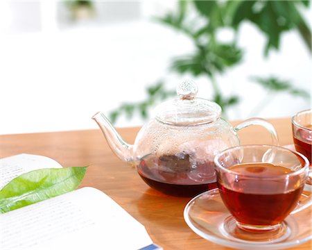 simsearch:859-03041327,k - Tea And Book On Table Stock Photo - Rights-Managed, Code: 859-03041299