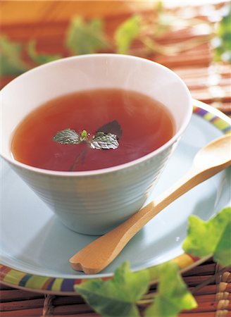 simsearch:859-03041327,k - Hot Tea With Mint Leaves Stock Photo - Rights-Managed, Code: 859-03041327