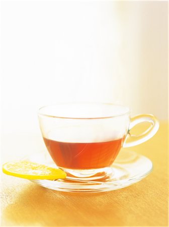 Tee mit einer Scheibe Zitrone Stockbilder - Lizenzpflichtiges, Bildnummer: 859-03041329