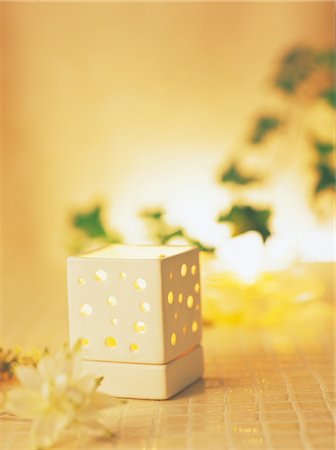 simsearch:859-03041462,k - Cube Shaped Aroma Pot Stock Photo - Rights-Managed, Code: 859-03041394