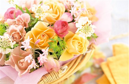 simsearch:859-03041462,k - Arranged Roses In A Basket Stock Photo - Rights-Managed, Code: 859-03041548