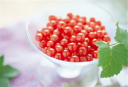 simsearch:859-03041327,k - Bowlful Of Red Berries Stock Photo - Rights-Managed, Code: 859-03041567