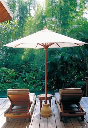 simsearch:700-00080625,k - Deux chaises longues et Parasol Photographie de stock - Rights-Managed, Code: 859-03041611