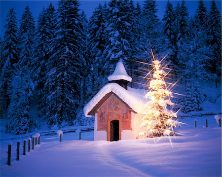 romance winter night - Small Church With Christmas Decoration Stock Photo - Rights-Managed, Code: 859-03041781