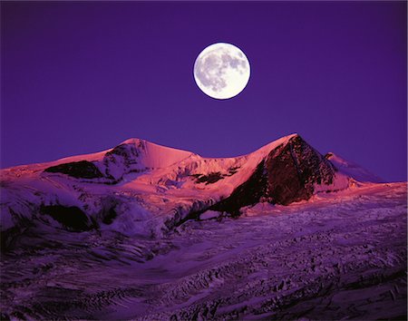 sky colors full moon - Scenic View Of Moon Foto de stock - Con derechos protegidos, Código: 859-03043678